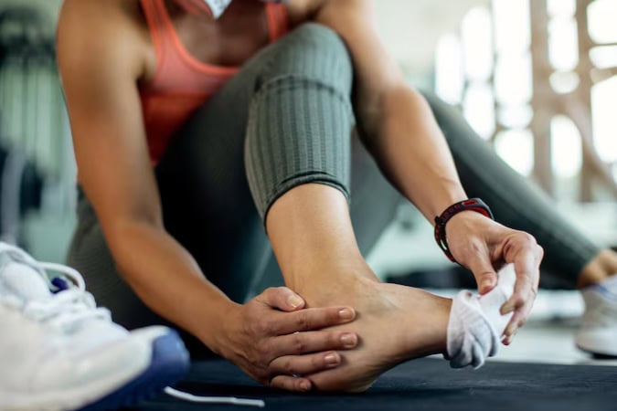 Pain in Heel of Foot: Causes, Symptoms & Effective Treatments