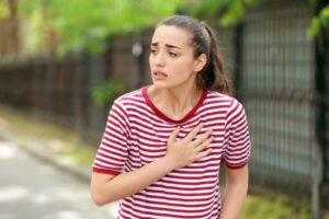 What Causes Chest Pain in a Woman