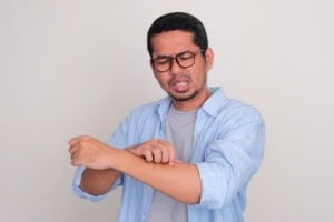 Causes and Treatments for a Rash That Prickles but Does Not Itch